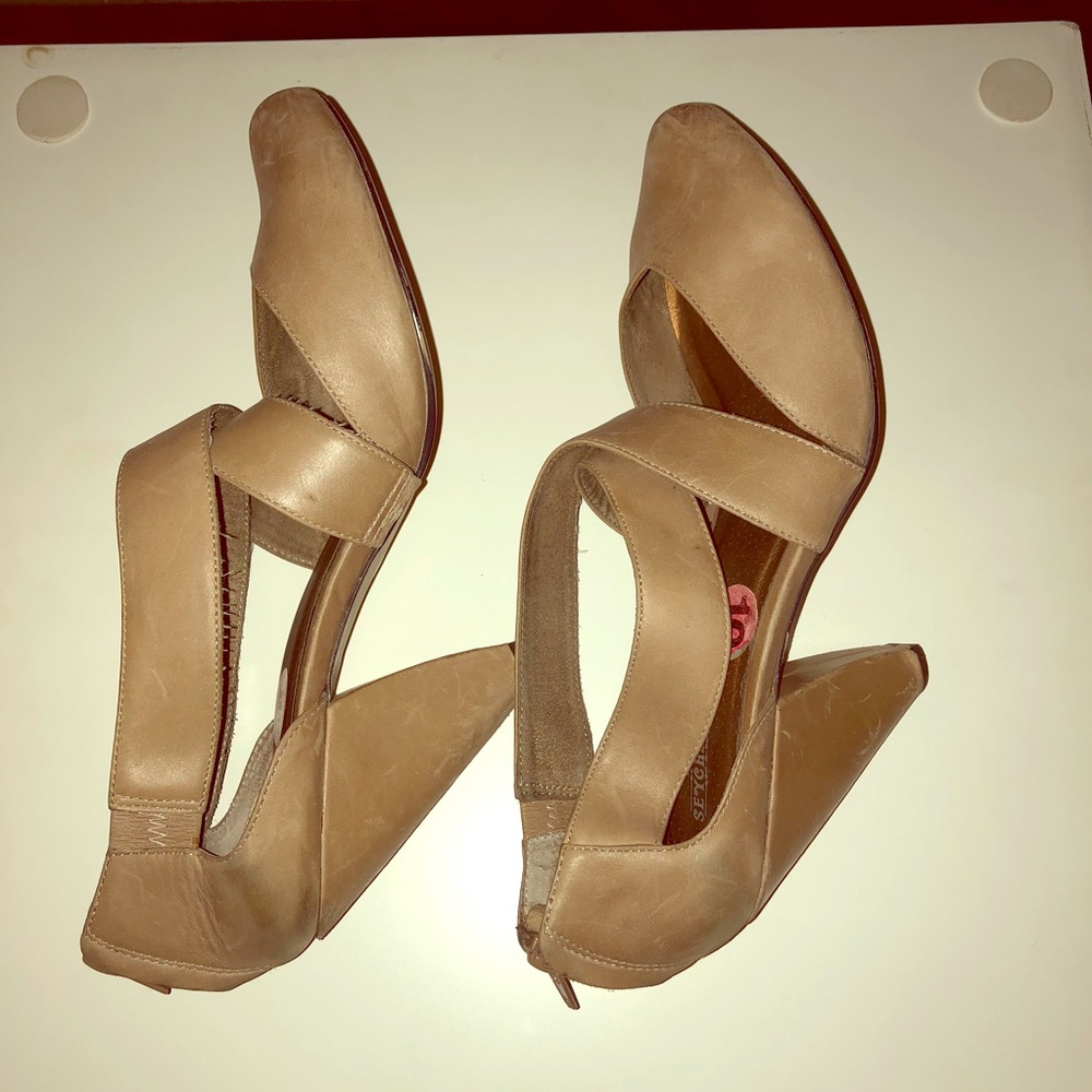 Seychelles Retro style cross strap heels